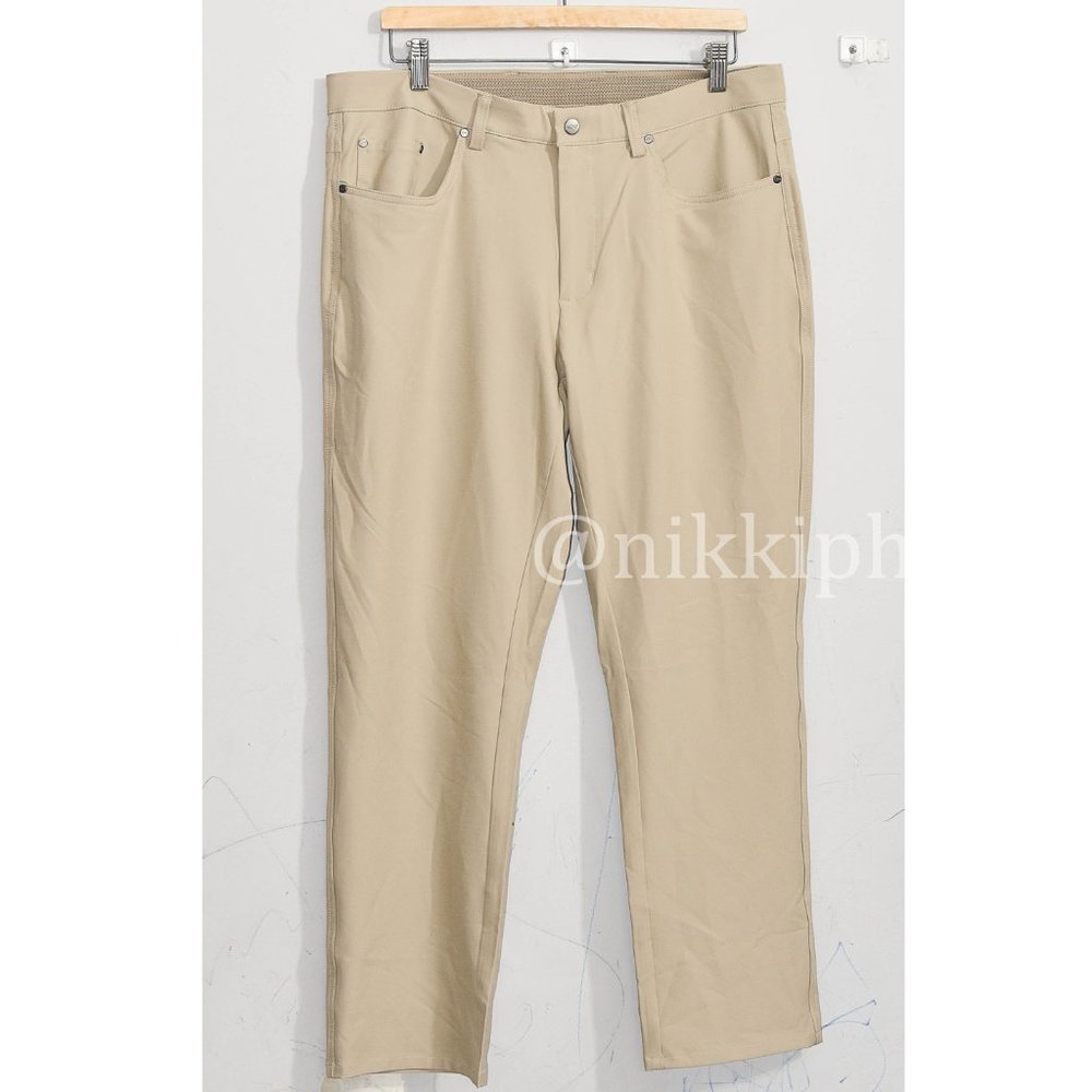 NWT Greg Norman Men's 5 Pocket Pant in TAN - Picture 2 of 4